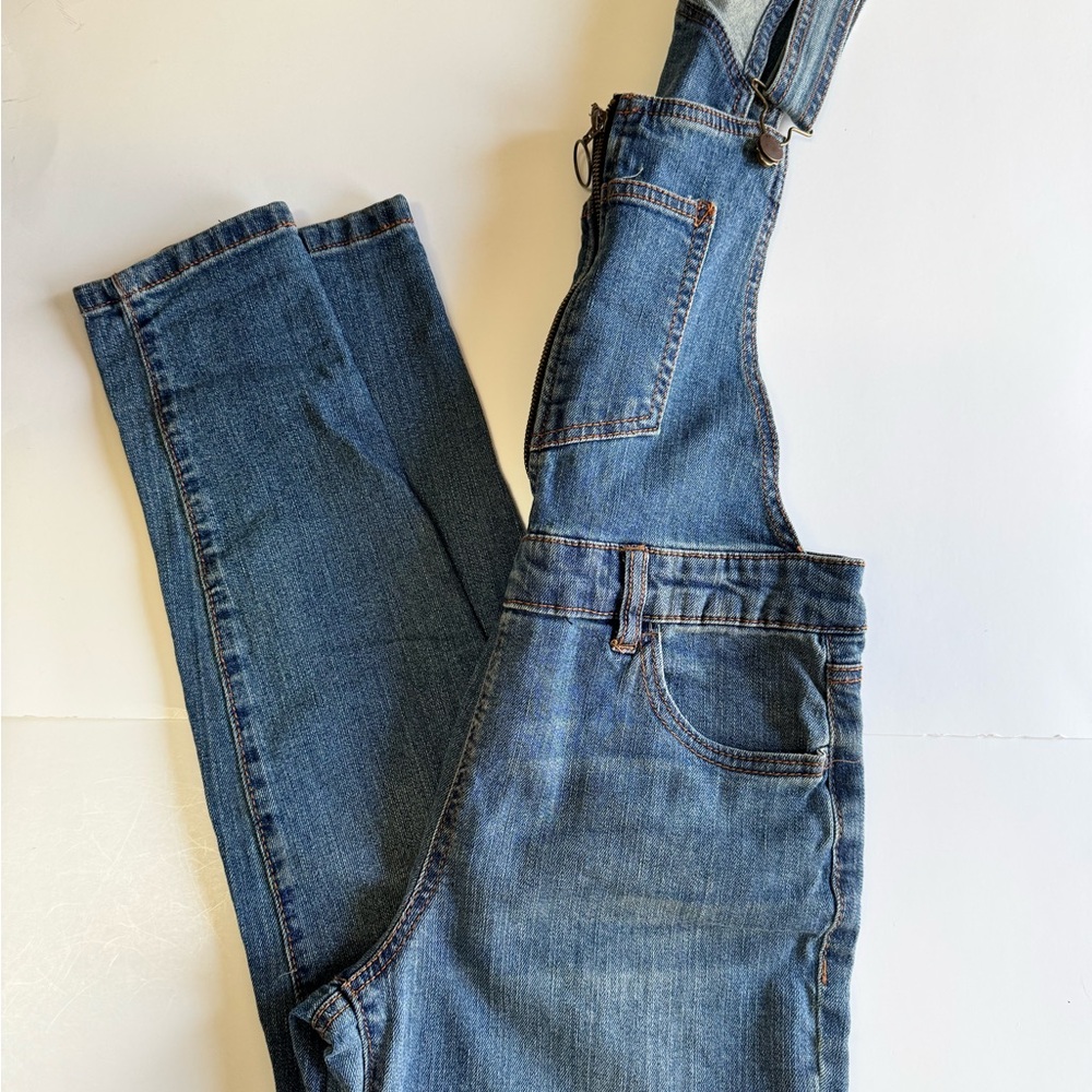 Ivy & Main Juniors Denim Overalls. Size 3. - Picture 10 of 10